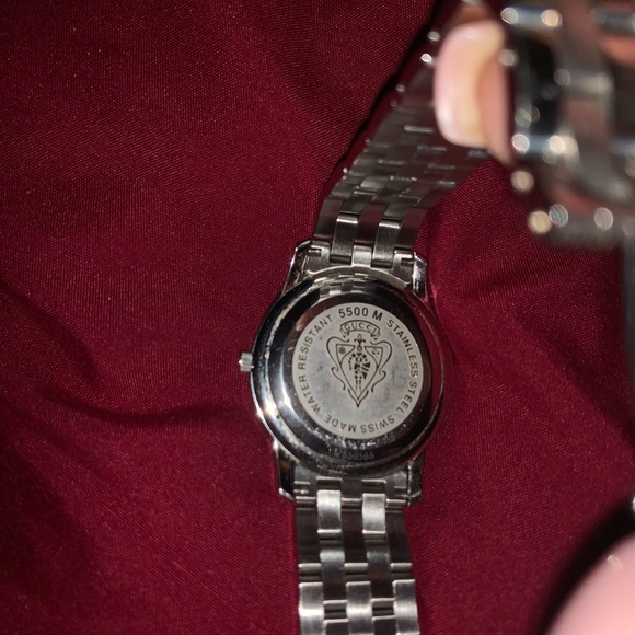 Authentic women’s Gucci Watch - Picture 5 of 5